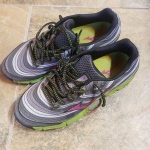 Trail running shoes